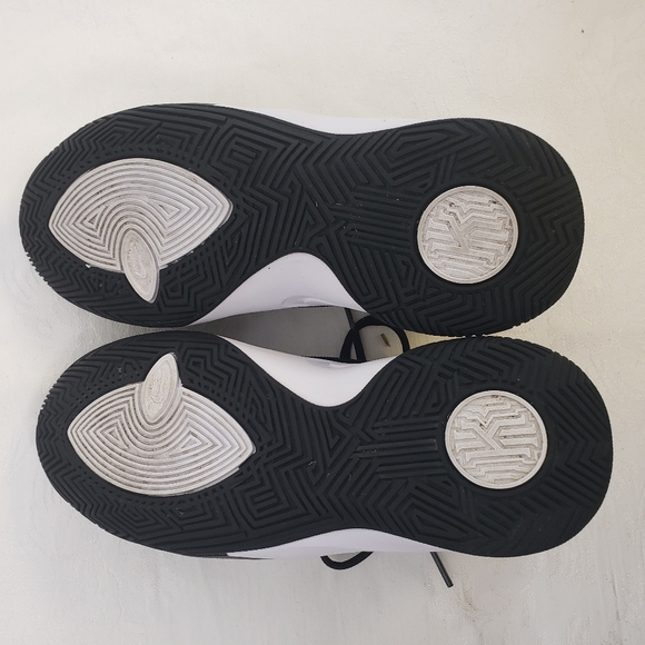 NIKE KD SNEAKERS BLACK/WHITE YOUTH SIZE 4.5 - Picture 5 of 7